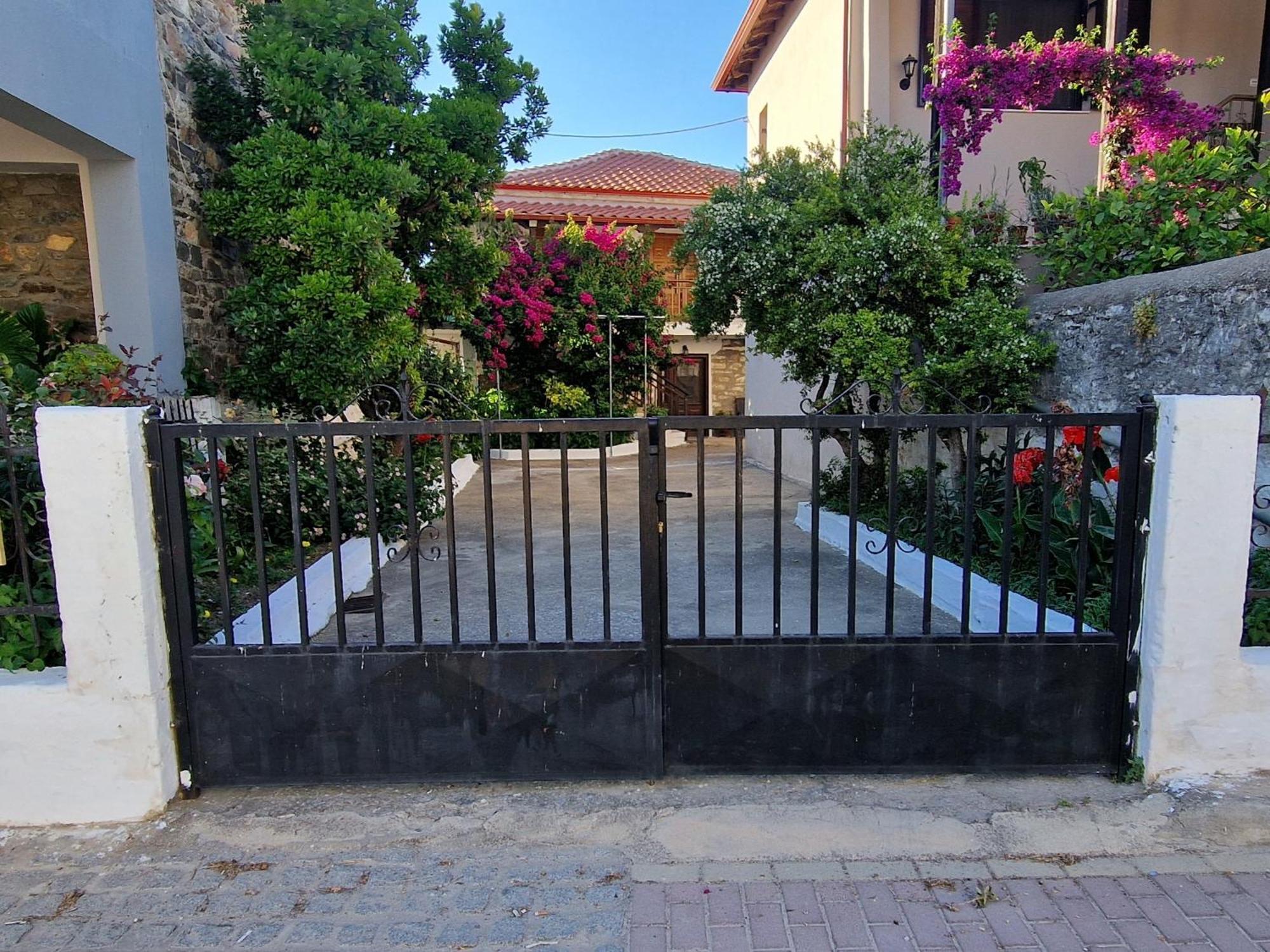 Nikolaos House Appartement Agios Nikolaos  Buitenkant foto